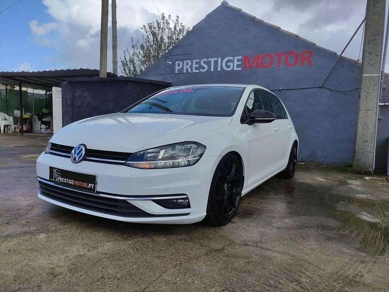 Branco Usado 2018 VW Golf VII Citadino | € 15.900 (Preço justo) - Imagem 1/4