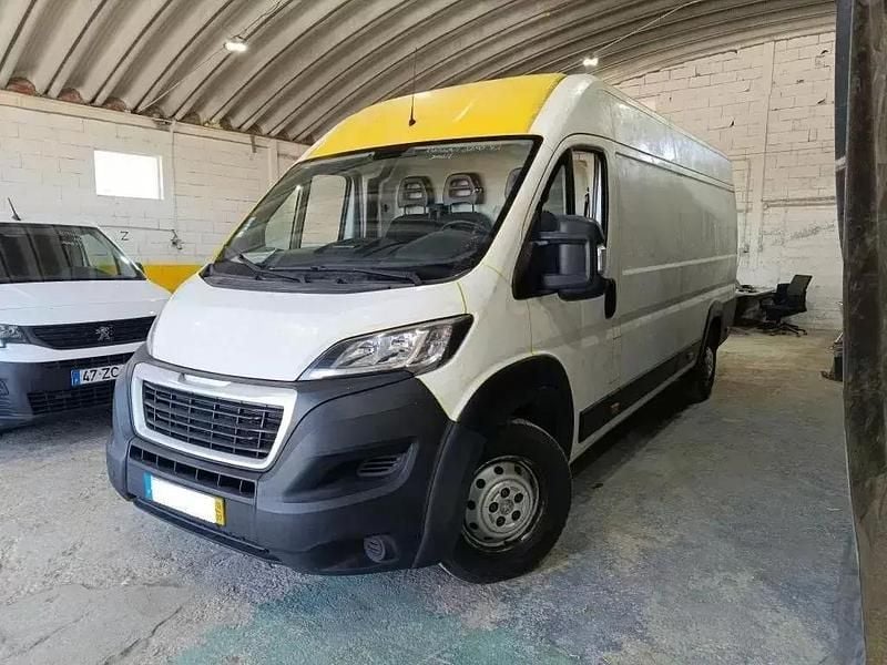 Branco Usado 2018 Peugeot Boxer Premium Van | € 11.381 - Imagem 1/4