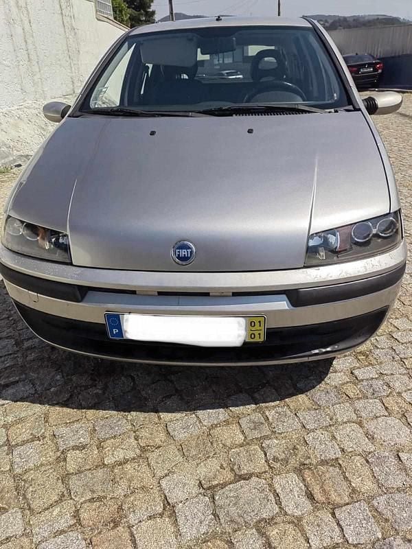 Cinzento Usado 2001 Fiat Punto Citadino | € 1.100 (Bom preço) - Imagem 1/4