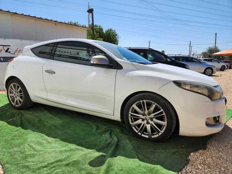 Usado Renault Mégane III 110 HP (80 kW) 2010 Branco Coupé