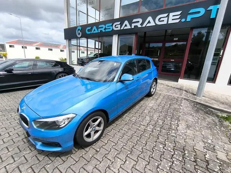 Azul Usado 2018 BMW 116 Advantage Citadino | € 17.900 (Preço justo) - Imagem 1/4
