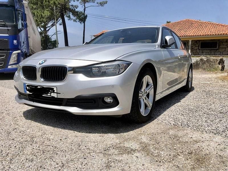 Usado 2016 BMW 320 Sport Line Sedan | € 20.000 - Imagem 1/4