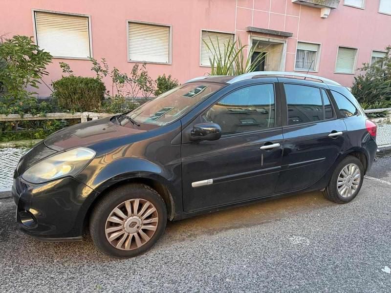 Usado Renault Clio GrandTour 75 HP (55 kW) 2010 Preto Carrinha