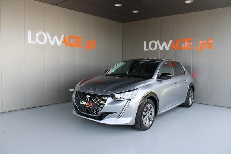 Cinza Usado 2021 Peugeot e-208 Allure Citadino | € 17.850 (Preço justo) - Imagem 1/4