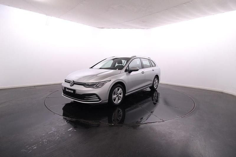 Cinza Usado 2024 VW Golf VIII Life Carrinha | € 28.950 (Preço justo) - Imagem 1/4