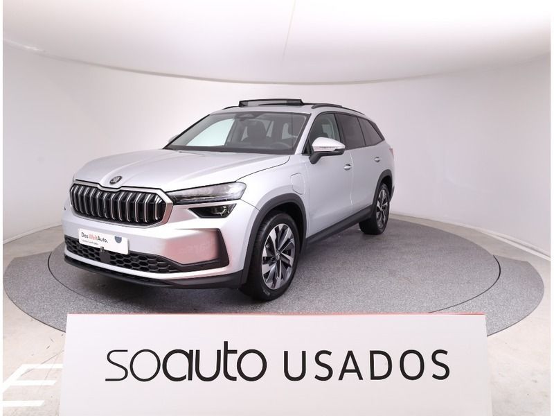 Cinzento claro metalizado Usado 2024 Skoda Kodiaq SUV | € 38.990 (Preço justo) - Imagem 1/4