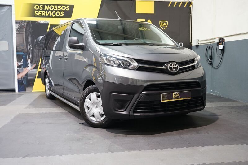 Cinza Usado 2019 Toyota Proace Verso Carrinha | € 26.980 (Caro) - Imagem 1/4