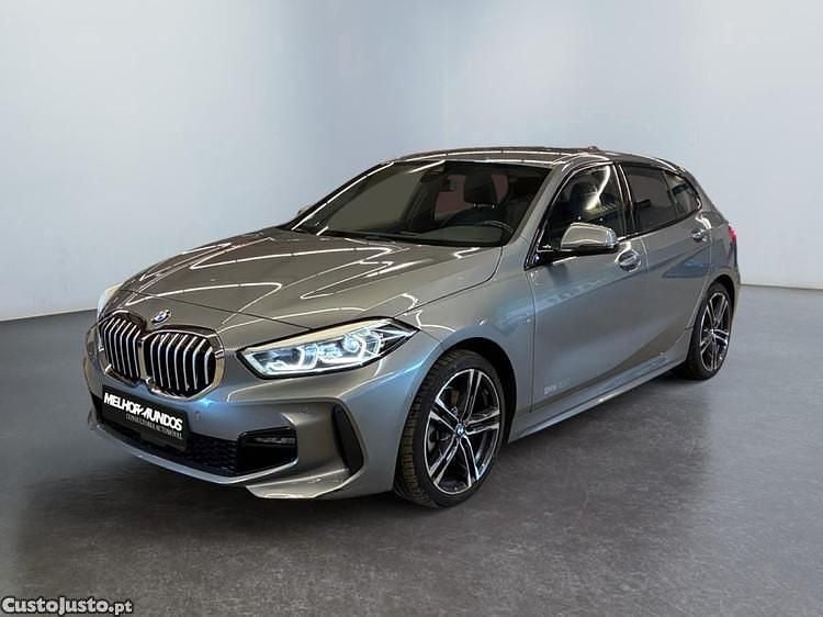 Cinza Usado 2022 BMW 118 M Sport Citadino | € 28.990 (Preço justo) - Imagem 1/1
