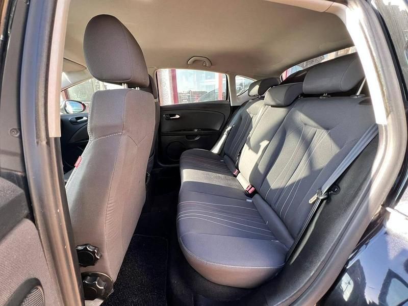 Usado Seat Leon 105 HP (77 kW) 2011 Preto Citadino