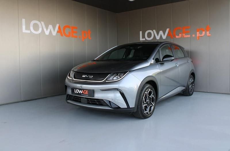 Cinzento Usado 2024 BYD Dolphin Citadino | € 29.900 (Preço justo) - Imagem 1/4