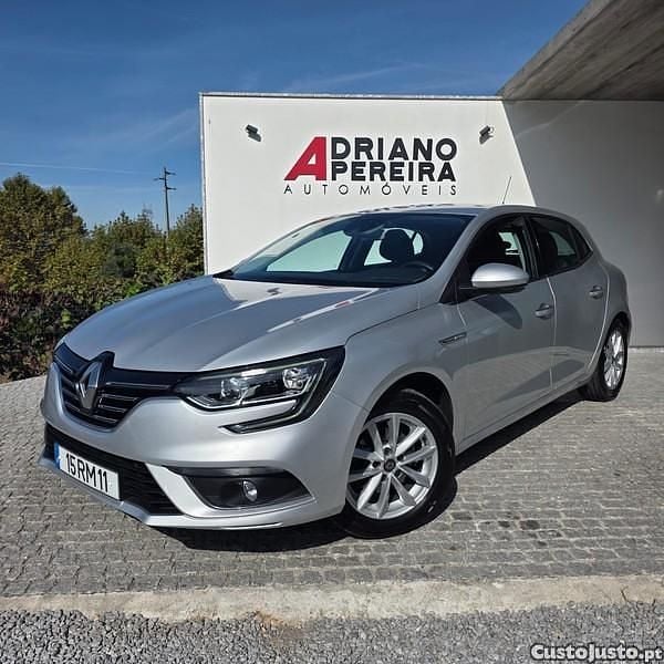 Cinza Usado 2016 Renault Mégane III Intens Citadino | € 13.900 (Bom preço) - Imagem 1/1