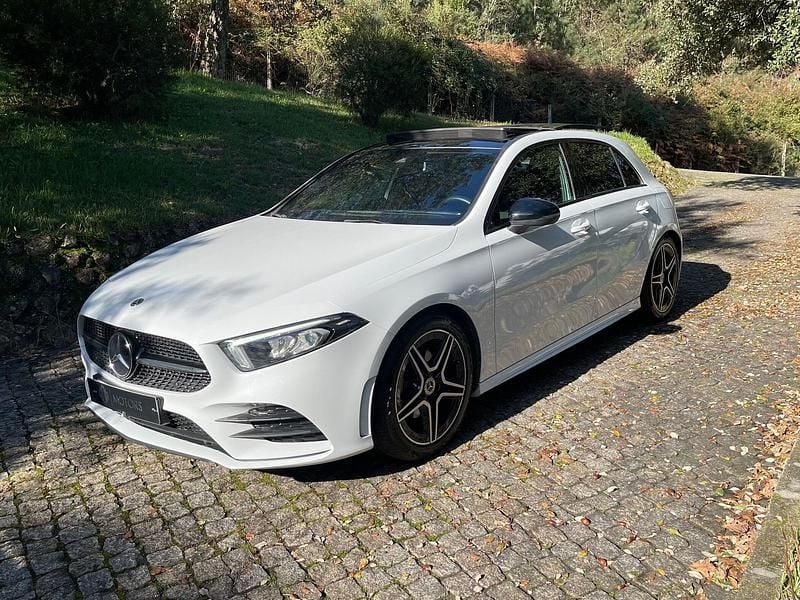 Branco Usado 2019 Mercedes A200 AMG line Sedan | € 24.750 (Caro) - Imagem 1/4