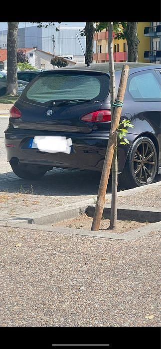 Usado 2003 Alfa Romeo 147 Citadino | € 3.500 - Imagem 1/4