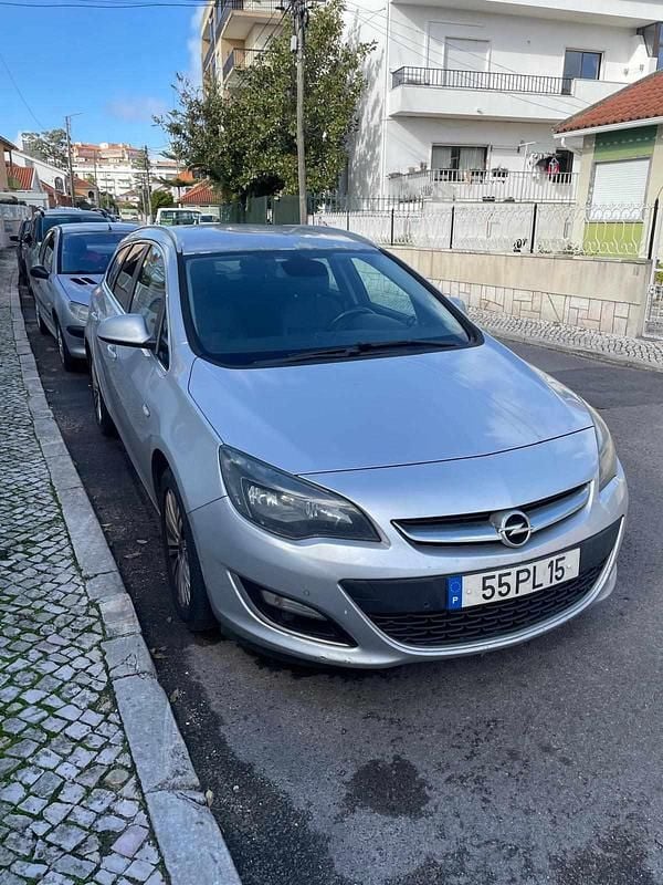 Cinzento Usado 2015 Opel Astra Carrinha | € 6.000 (Super Preço) - Imagem 1/4