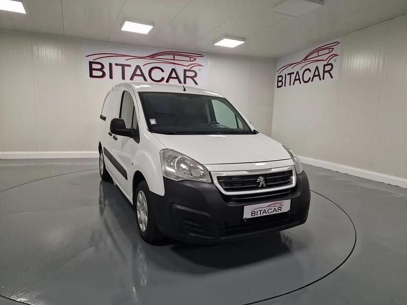 Branco Usado 2017 Peugeot Partner Monovolume | € 15.950 (Preço elevado) - Imagem 1/4