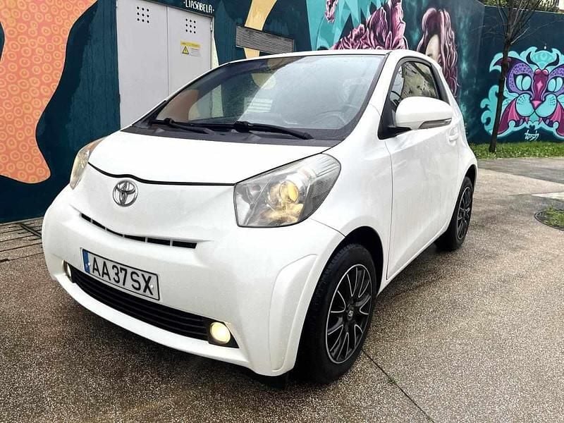 Usado Toyota iQ 68 HP (50 kW) 2009 Branco Citadino