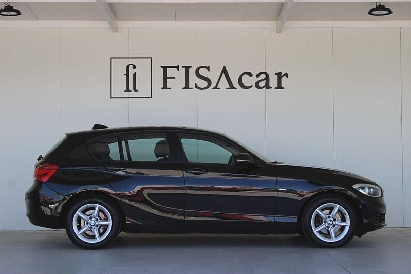 Preto Usado 2018 BMW 116 Sport Line Citadino | € 19.600 (Bom preço) - Imagem 1/4