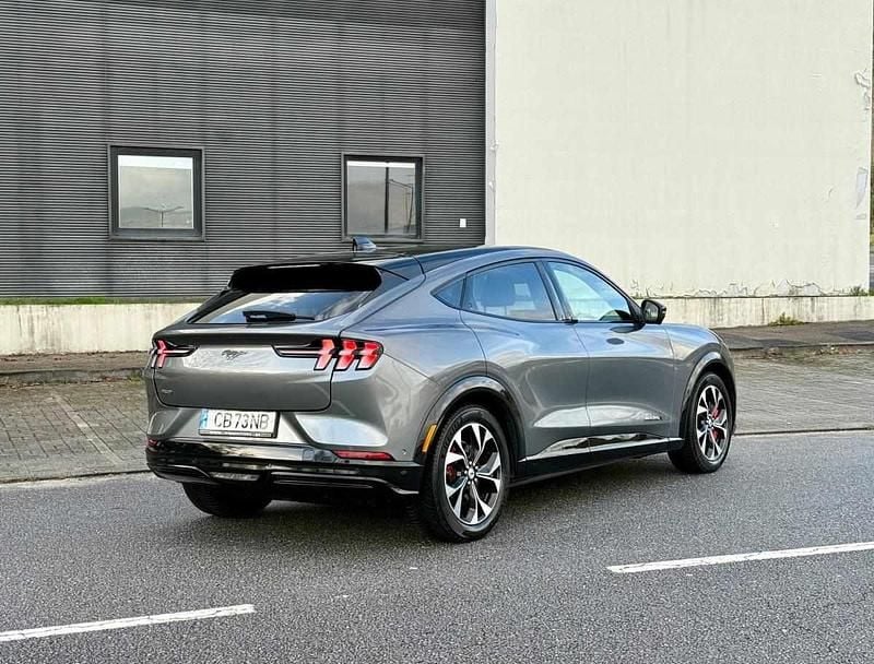 Usado Ford Mustang Mach-E Premium 258 kW (351 HP) 2021 Cinza SUV