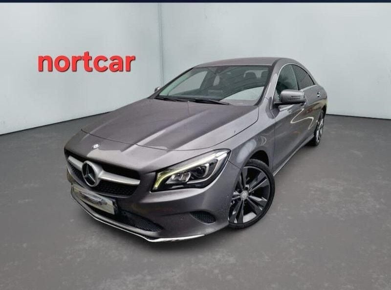 Cinza Usado 2017 Mercedes CLA180 Urban Sedan | € 19.900 (Bom preço) - Imagem 1/4