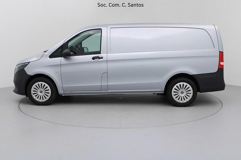 Usado Mercedes Vito 136 HP (100 kW) 2025 Cinza Van