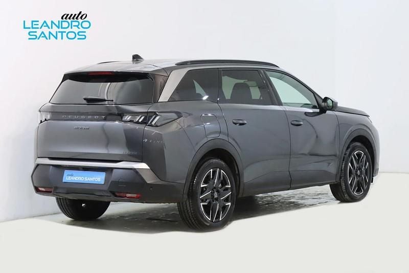 Usado Peugeot 5008 145 HP (106 kW) 2025 Cinzento SUV