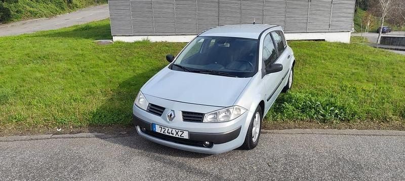 Usado 2004 Renault Mégane II Dynamique Sedan | € 1.990 (Bom preço) - Imagem 1/4