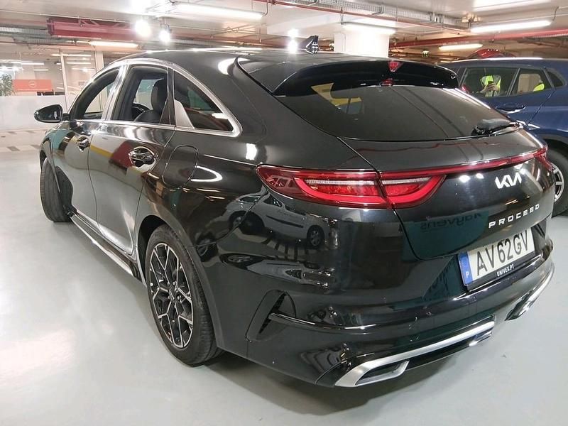 Usado Kia ProCeed 120 HP (88 kW) 2022 Preto Carrinha