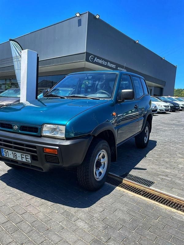 Verde Usado 1995 Nissan Terrano SUV | € 7.000 - Imagem 1/4