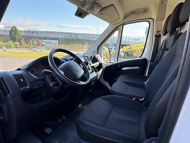 Usado Peugeot Boxer 140 HP (102 kW) 2022 Branco Van