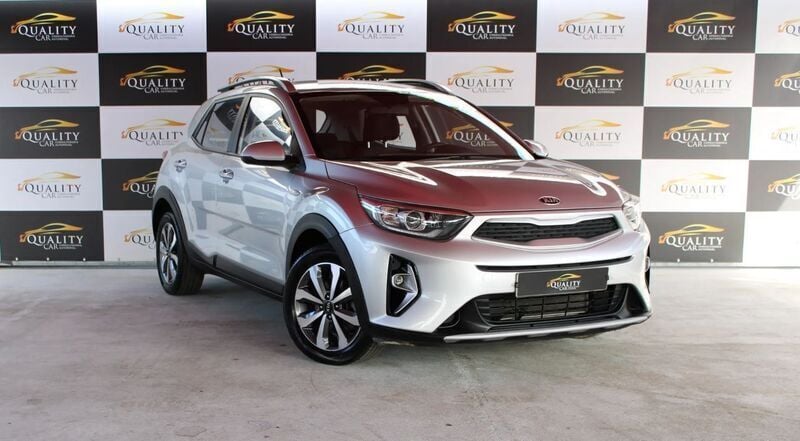Cinza Usado 2021 Kia Stonic Urban SUV | € 16.490 (Preço justo) - Imagem 1/4