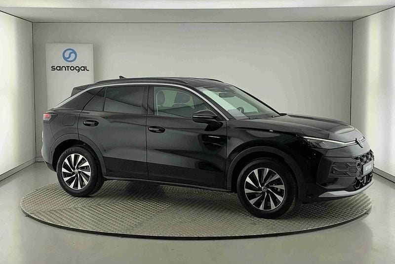 Preto Novo 2025 VW T-Roc Life SUV | € 37.990 - Imagem 1/4