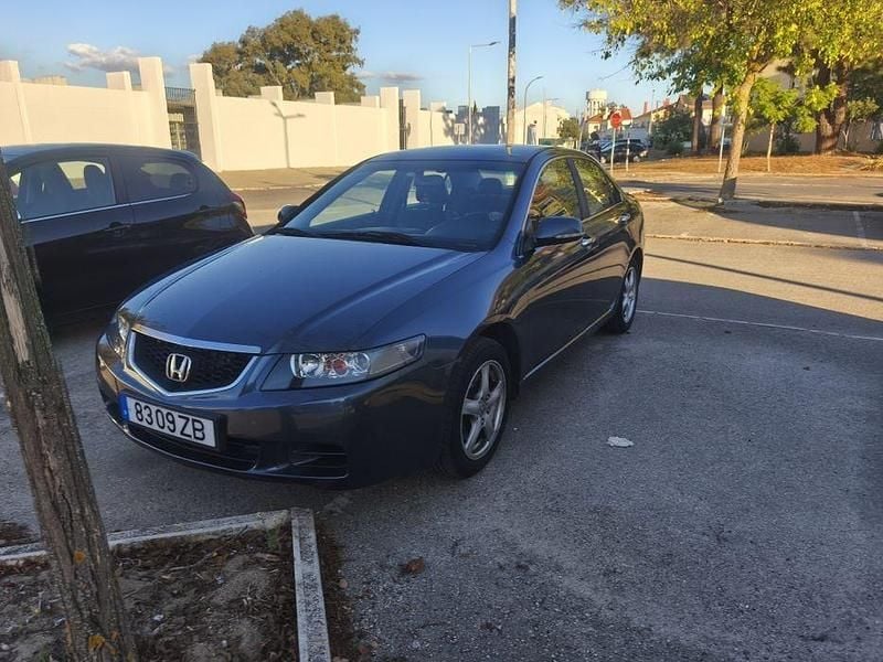 Usado 2004 Honda Accord Sedan | € 4.600 - Imagem 1/4
