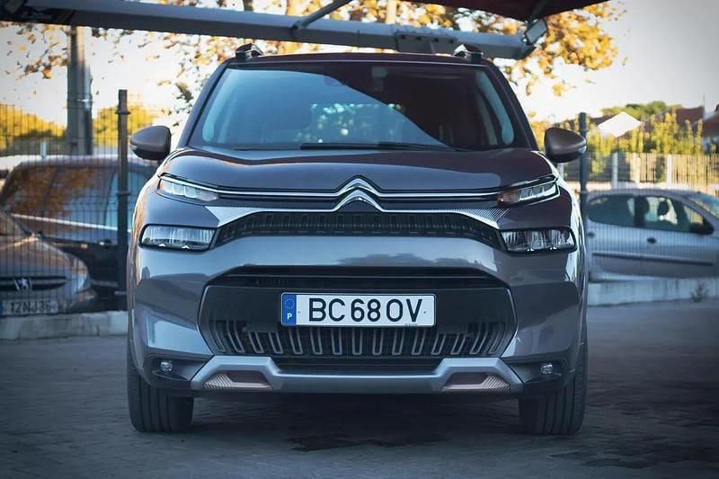 Cinza escuro Usado 2023 Citroën C3 PureTech Citadino | € 16.800 (Preço justo) - Imagem 1/4