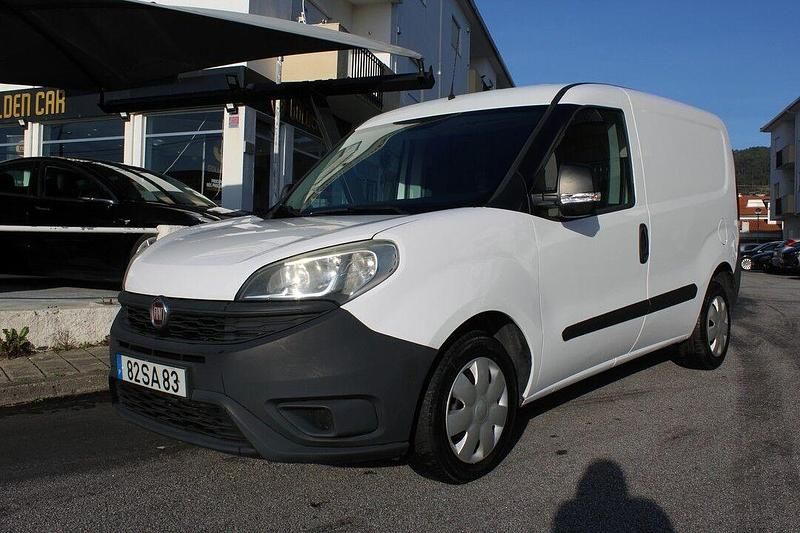 Usado Fiat Doblò 90 HP (66 kW) 2016 Branco Monovolume