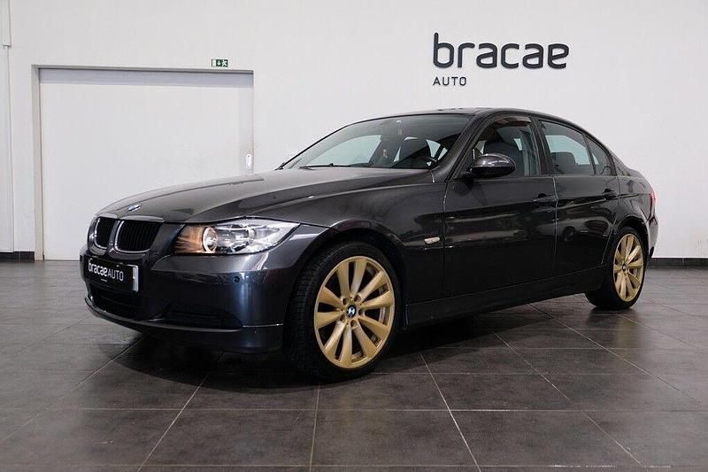 Cinza Usado 2008 BMW 318 Lifestyle Sedan | € 7.500 (Preço justo) - Imagem 1/4