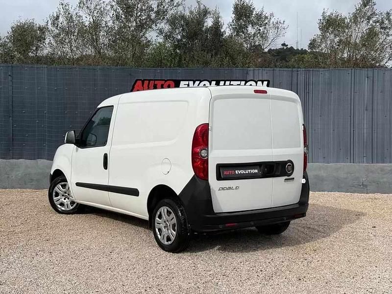 Usado Fiat Doblò 95 HP (69 kW) 2021 Branco Monovolume