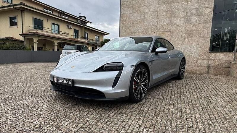 Cinza Usado 2020 Porsche Taycan 4S Sedan | € 59.950 (Preço justo) - Imagem 1/4