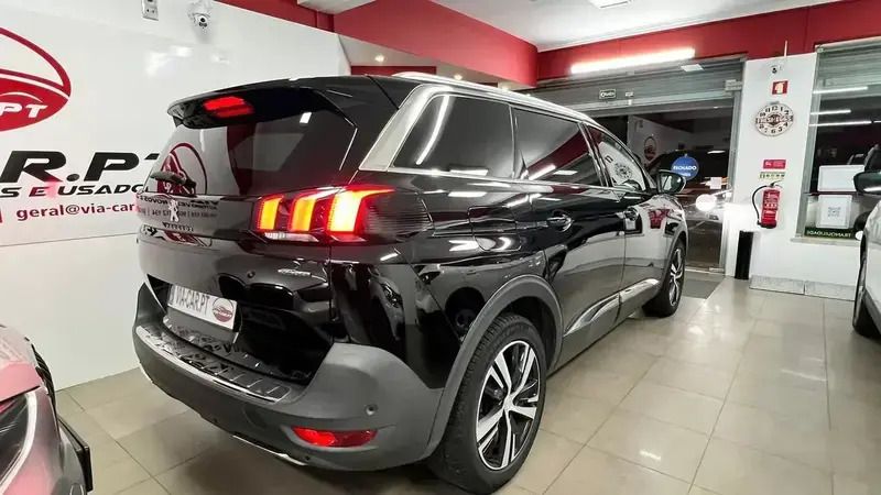 Usado Peugeot 5008 GT-line 130 HP (95 kW) 2019 Preto Monovolume