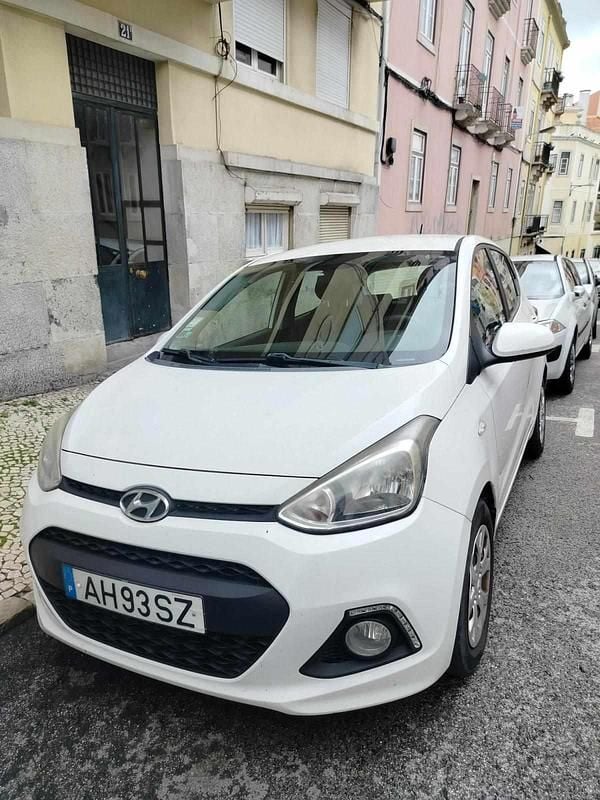 Branco Usado 2014 Hyundai i10 Citadino | € 5.800 - Imagem 1/4