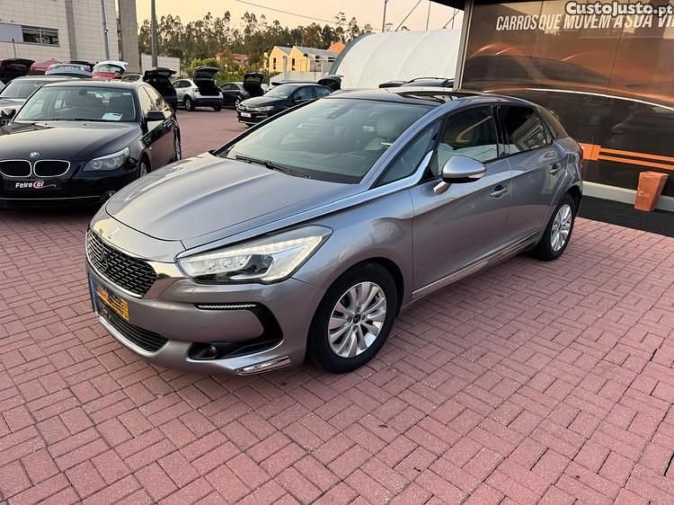 Cinza Usado 2017 DS Automobiles DS5 Be Chic Citadino | € 18.500 (Preço justo) - Imagem 1/1