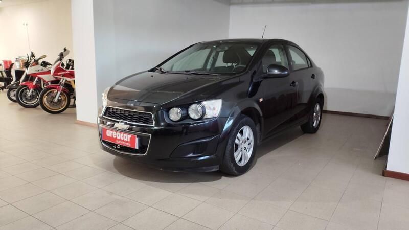 Preto Usado 2013 Chevrolet Aveo LT Sedan | € 6.500 - Imagem 1/4