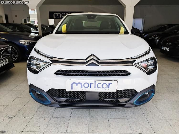 Branco Usado 2023 Citroën e-C4 Sedan | € 25.350 (Preço justo) - Imagem 1/1