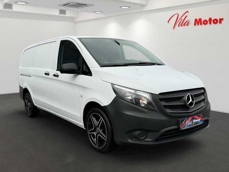Usado Mercedes Vito 136 HP (100 kW) 2019 Branco Van