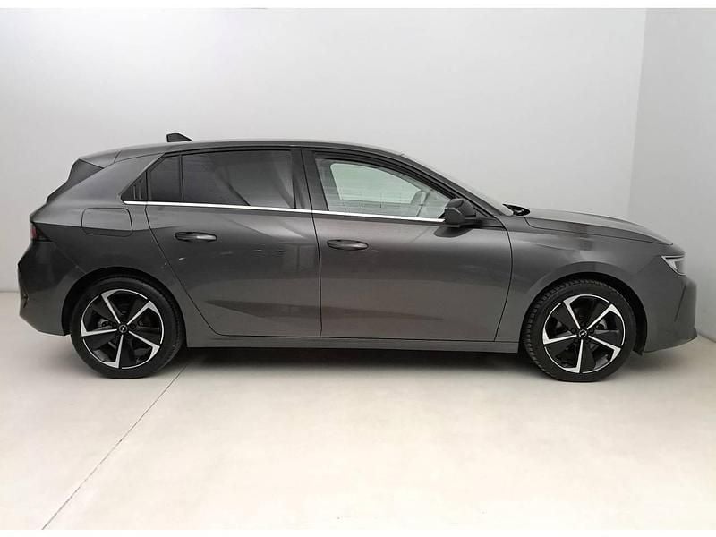 Usado Opel Astra Elegance 131 HP (96 kW) 2023 Cinzento Citadino