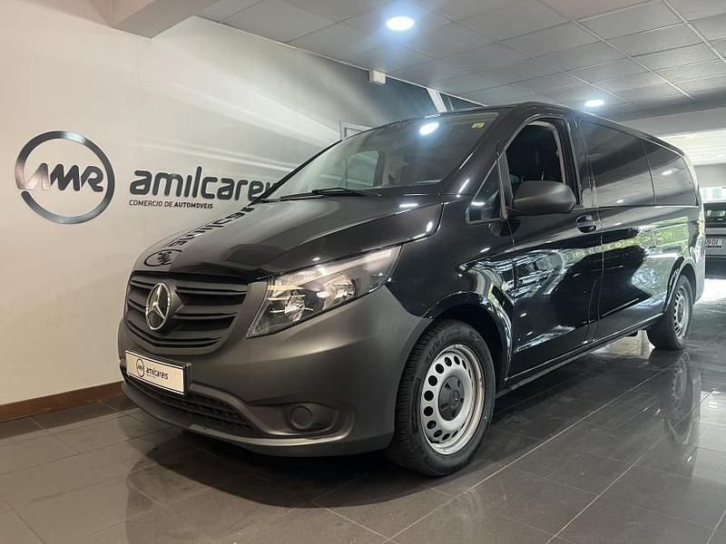 Preto Usado 2023 Mercedes Vito Edition Monovolume | € 55.000 - Imagem 1/4