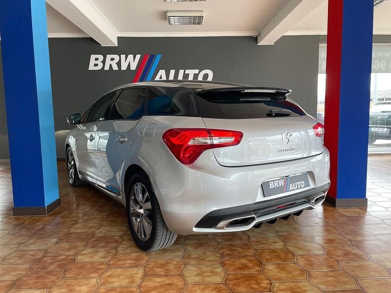 Usado DS Automobiles DS5 Sport Chic 200 HP (147 kW) 2014 Cinzento Citadino