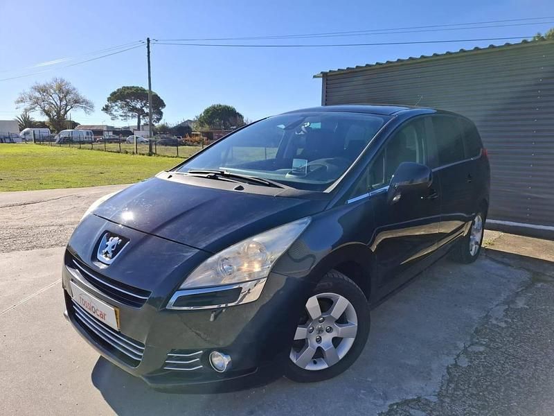 Usado Peugeot 5008 112 HP (82 kW) 2010 Preto Monovolume