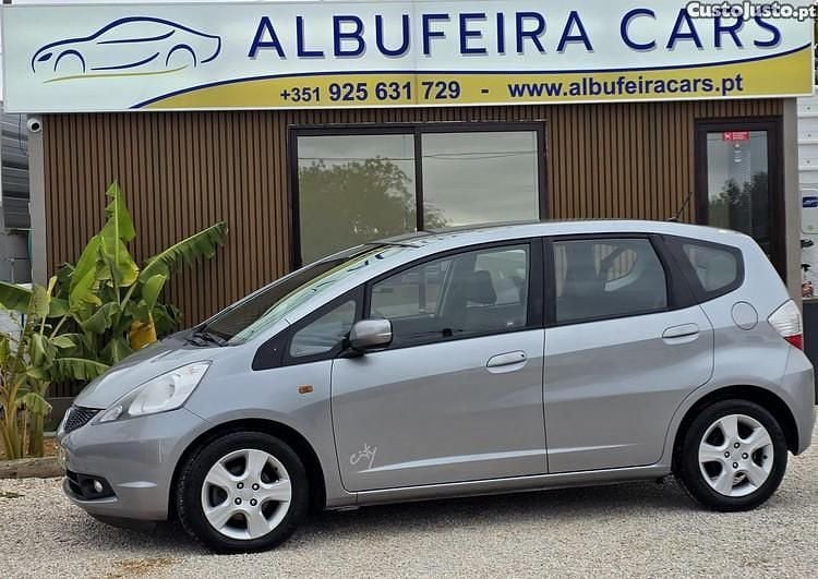 Cinza Usado 2010 Honda Jazz Citadino | € 8.900 (Preço justo) - Imagem 1/1