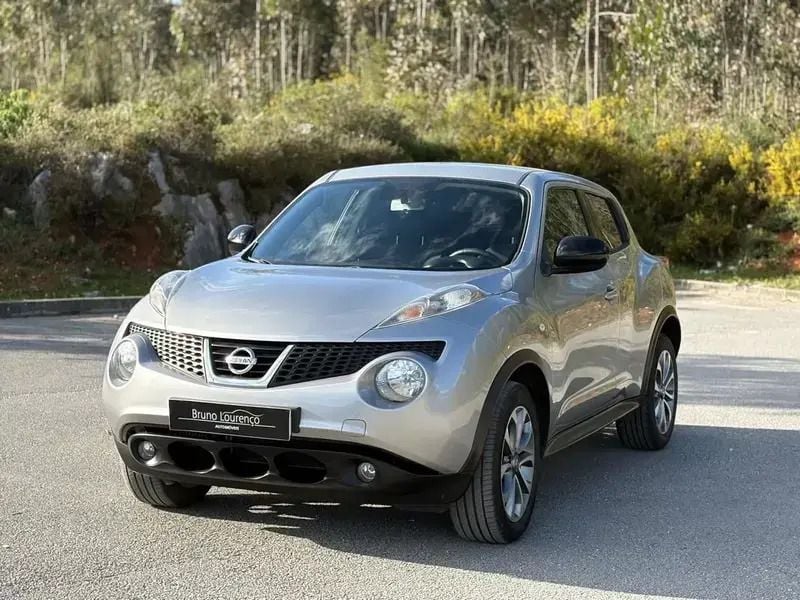 Usado Nissan Juke N-Connecta 110 HP (80 kW) 2014 Cinzento SUV