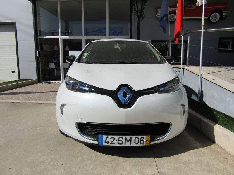Branco Usado 2017 Renault Zoe Intens Citadino | € 11.000 (Preço justo) - Imagem 1/4